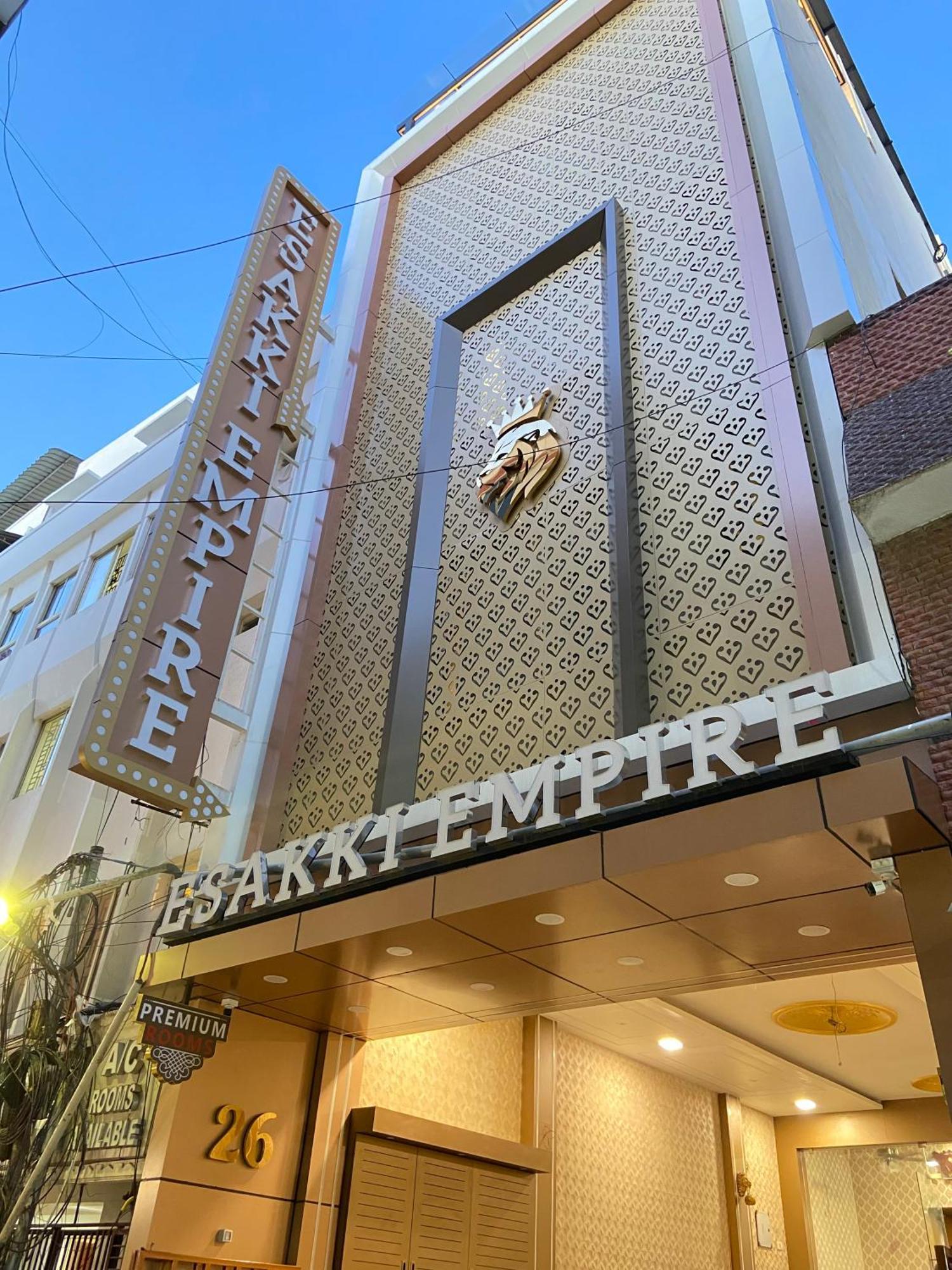Esakki Empire Hotel Madras Buitenkant foto