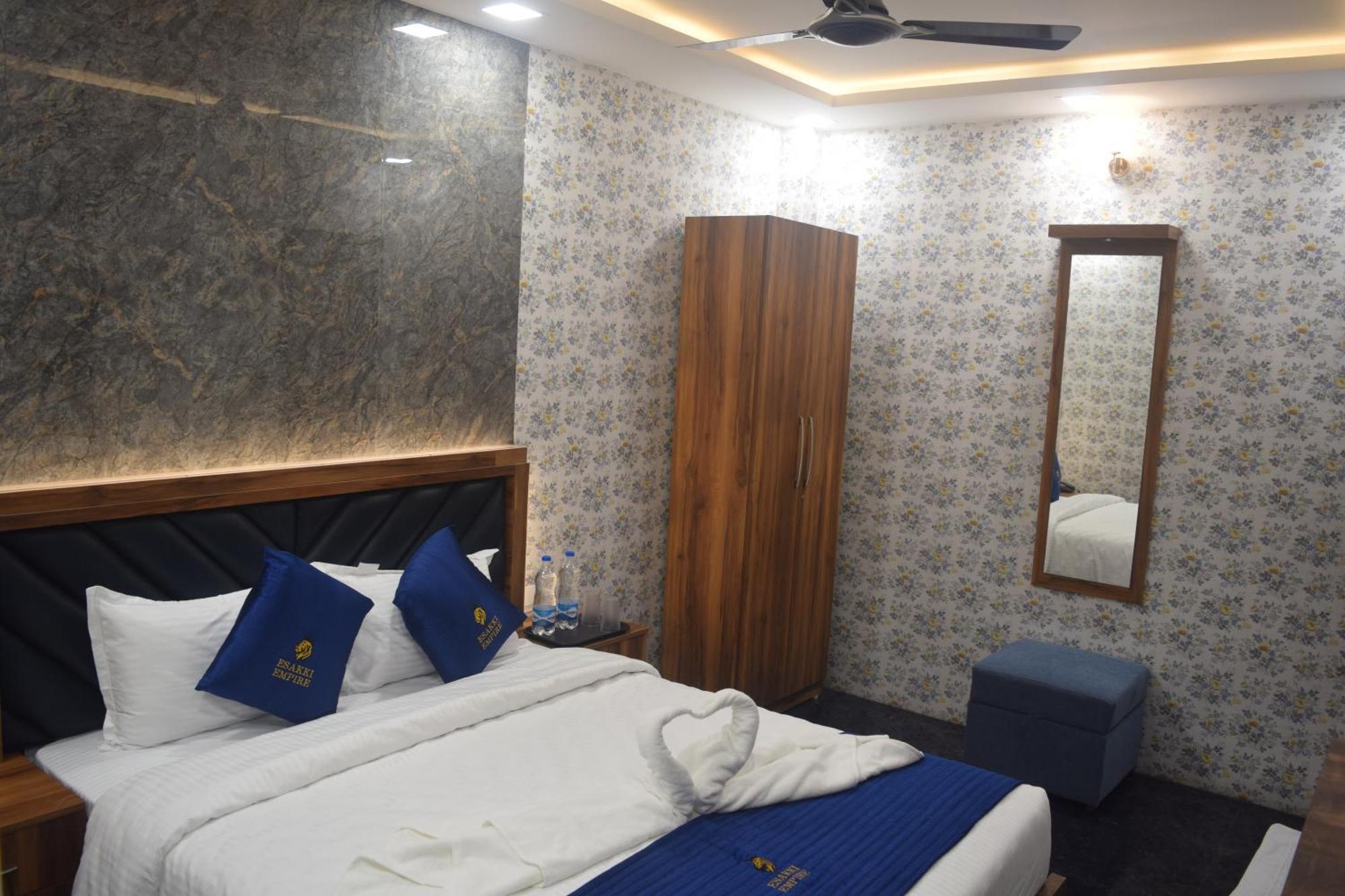 Esakki Empire Hotel Madras Buitenkant foto