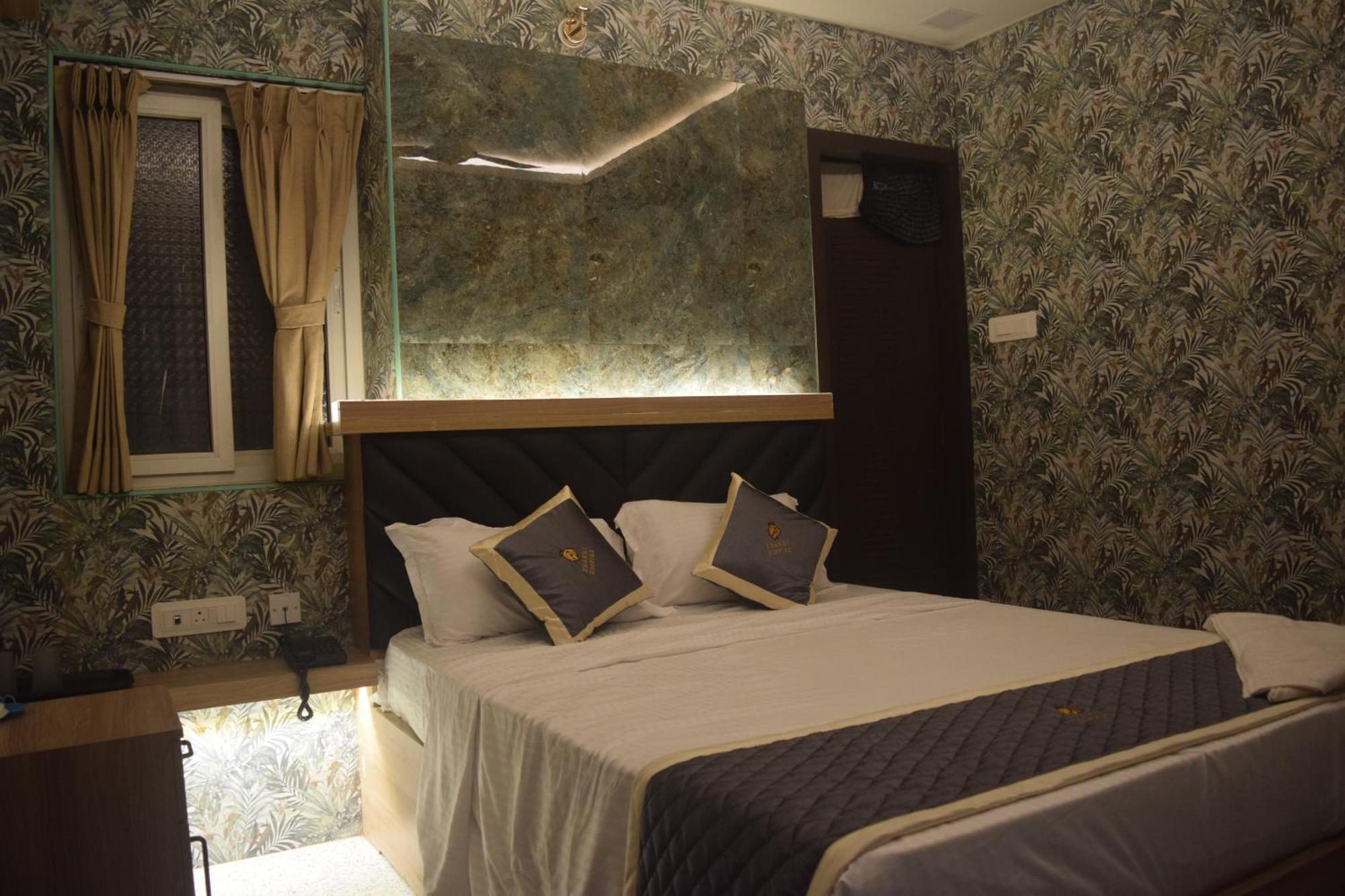 Esakki Empire Hotel Madras Buitenkant foto